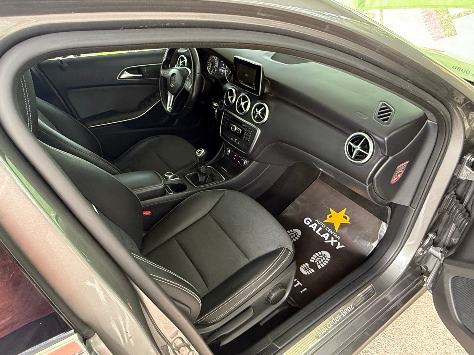 Mercedes-Benz A-klasa 180 d URBAN OPREMA! VRHUNSKO STANJE!, fotografija 12