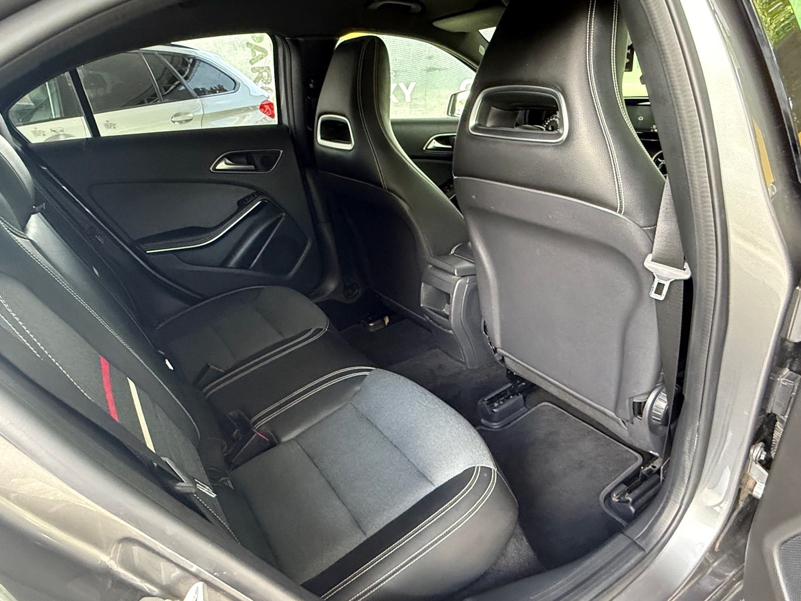 Mercedes-Benz A-klasa 180 d URBAN OPREMA! VRHUNSKO STANJE!, fotografija 15