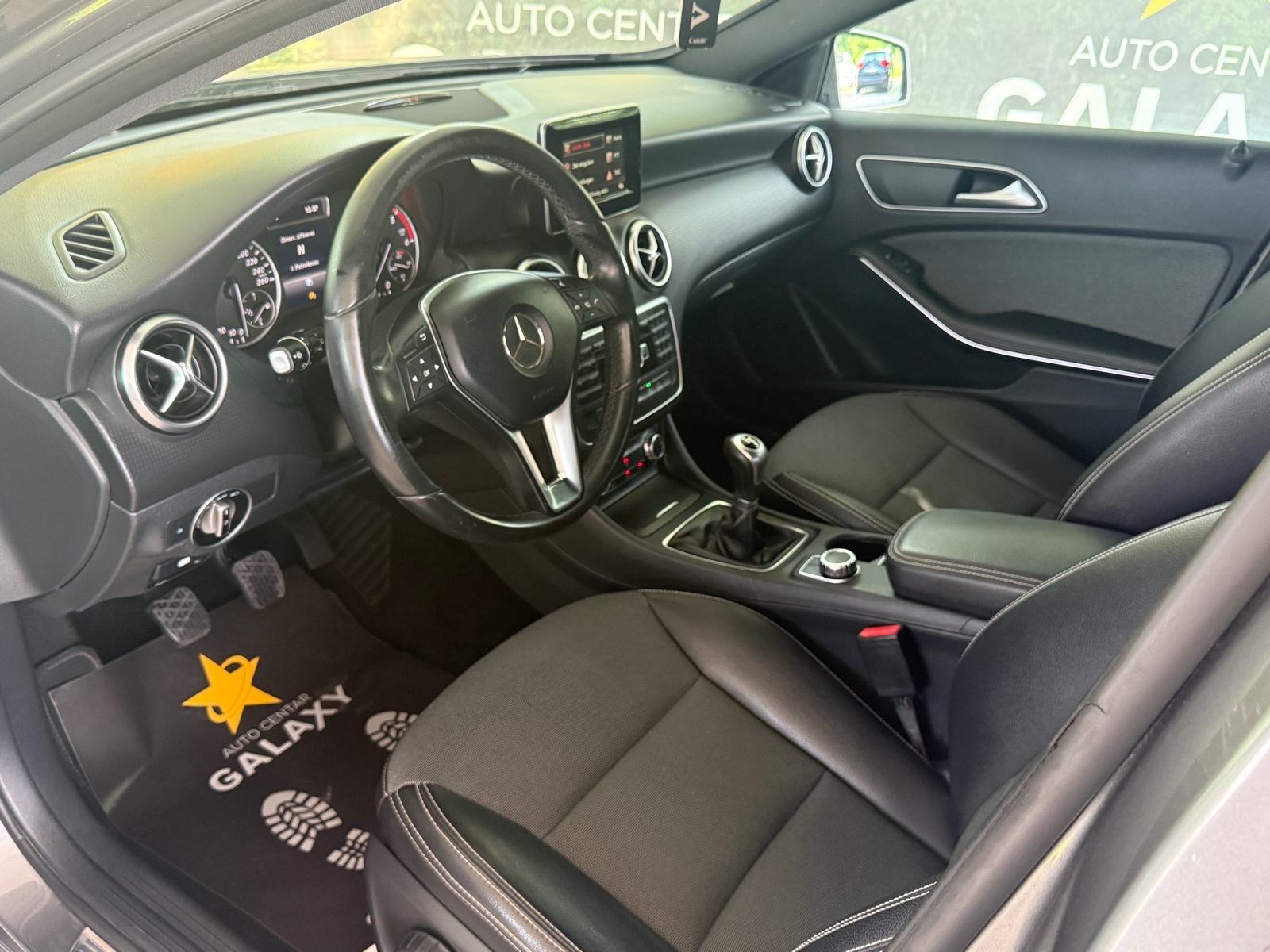 Mercedes-Benz A-klasa 180 d URBAN OPREMA! VRHUNSKO STANJE!, fotografija 13