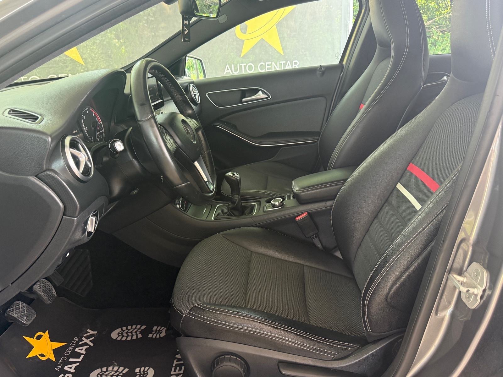 Mercedes-Benz A-klasa 180 d URBAN OPREMA! VRHUNSKO STANJE!, fotografija 19