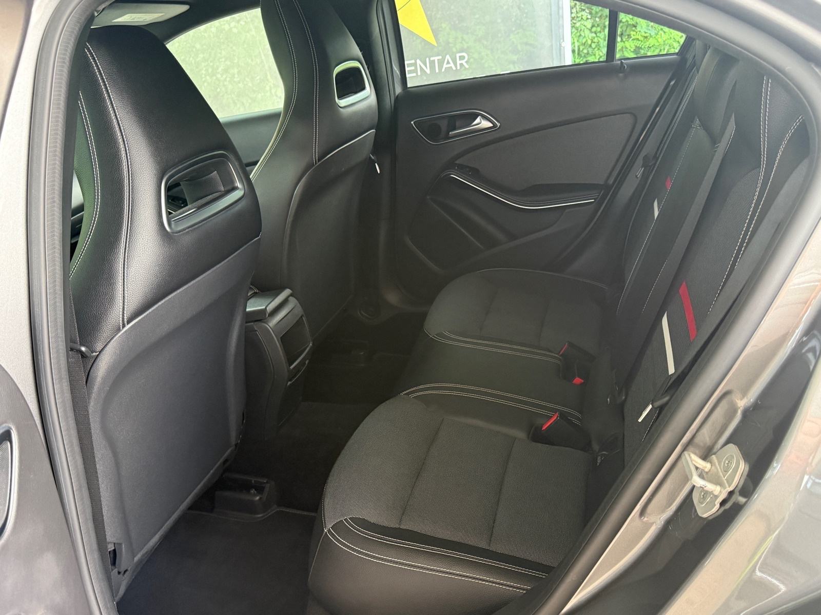 Mercedes-Benz A-klasa 180 d URBAN OPREMA! VRHUNSKO STANJE!, fotografija 17