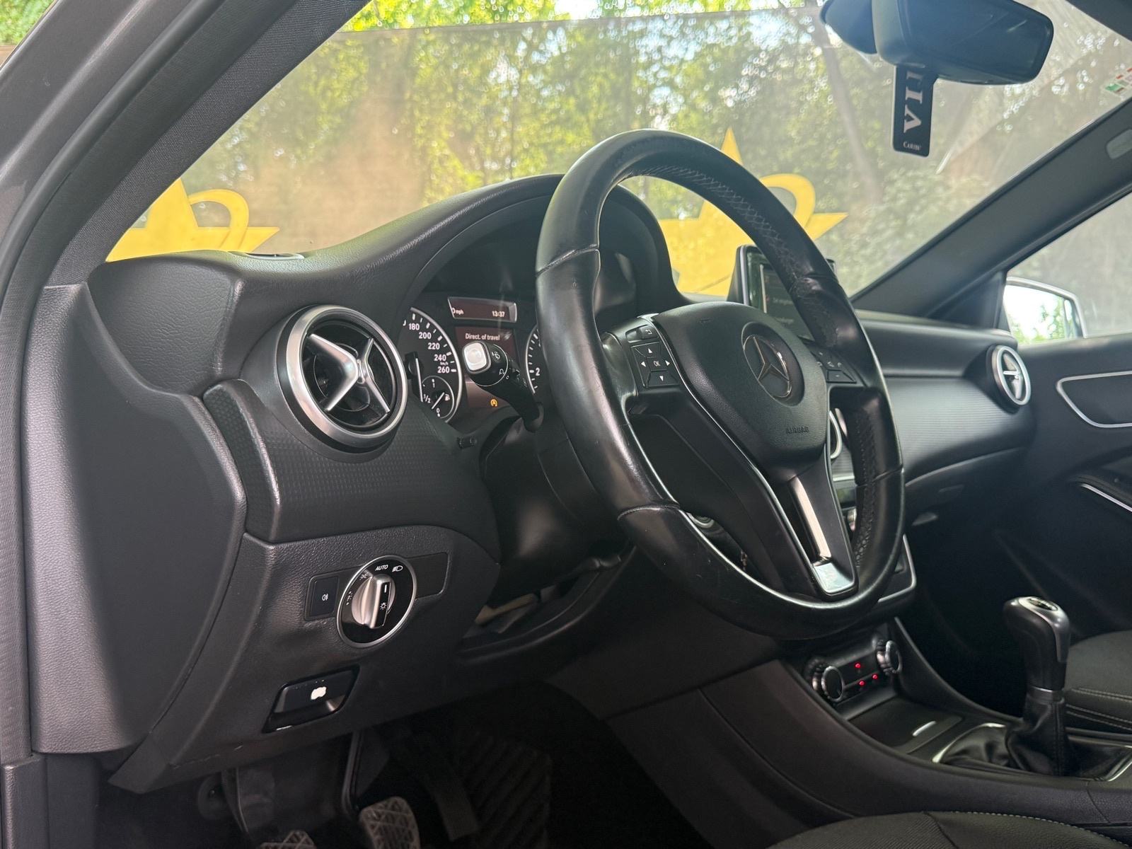 Mercedes-Benz A-klasa 180 d URBAN OPREMA! VRHUNSKO STANJE!, fotografija 14