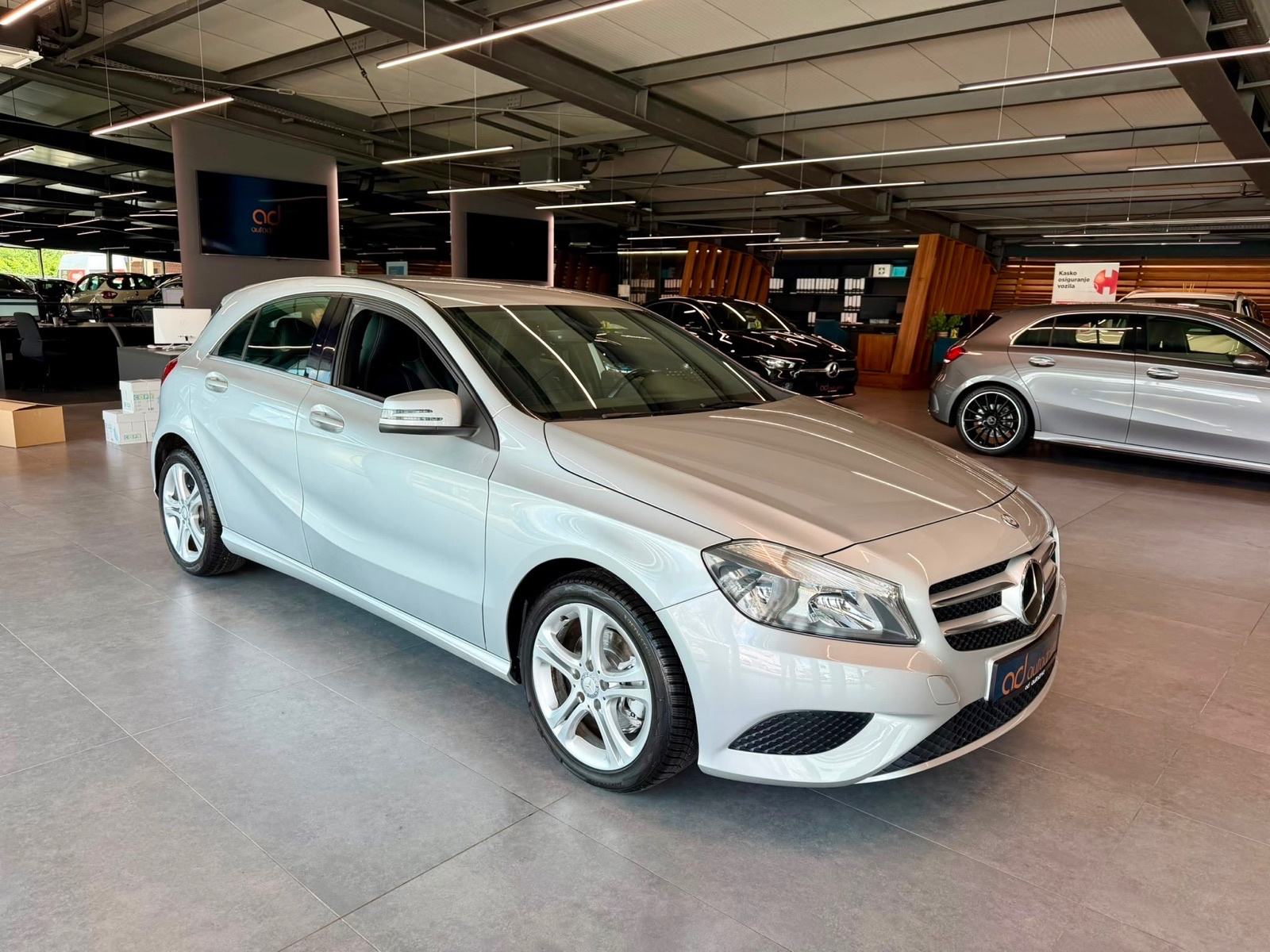 Mercedes-Benz A-klasa 180 KLIMA • VELIKI SERVIS • ALU17" • AUTOKREDIT, fotografija 10
