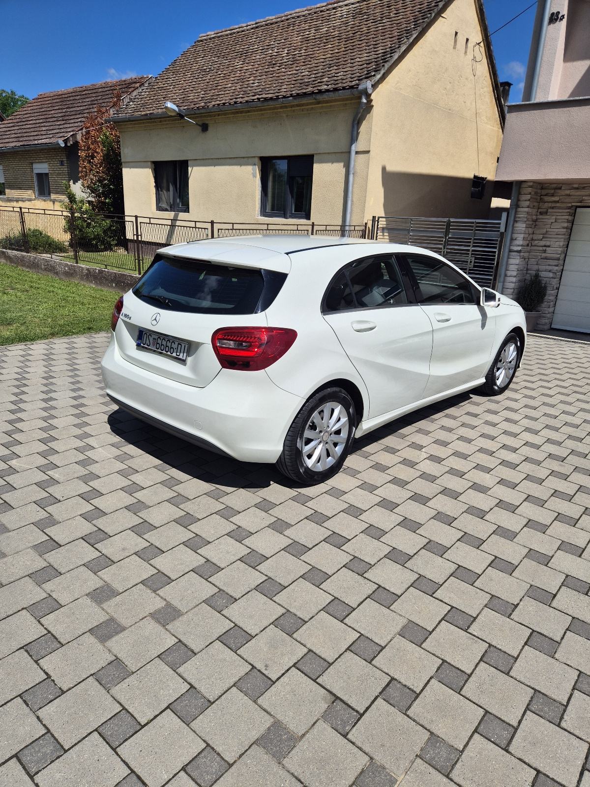 Mercedes-Benz A-klasa 180, fotografija 5