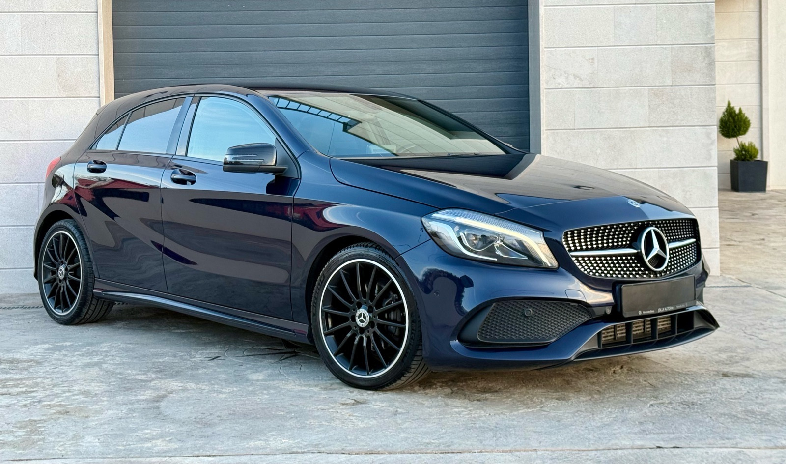 Mercedes-Benz A-klasa 180D AMG - Panorama- Kamera- Navi- Automatik, pogled izvana - slika 3