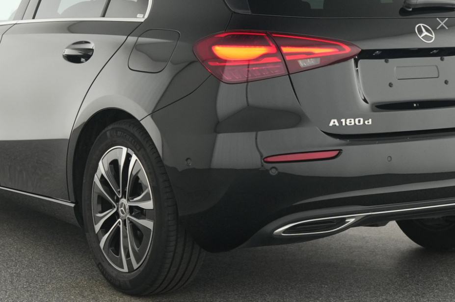 Mercedes-Benz A-klasa 180d AUTOMATIK 11000 km ALU NAVI LED NOVI MODEL, fotografija 10