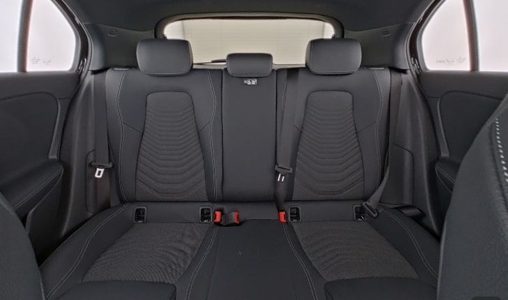 Mercedes-Benz A-klasa 180d AUTOMATIK 11000 km ALU NAVI LED NOVI MODEL, fotografija 14