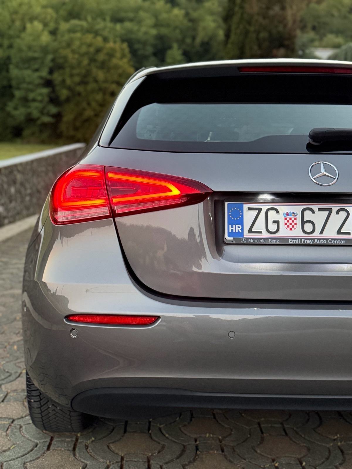 Mercedes-Benz A-klasa 180d,AUTOMATIK,LED,NAV,KAM,MLF,NIJE UVOZ,PRVI VL, fotografija 10