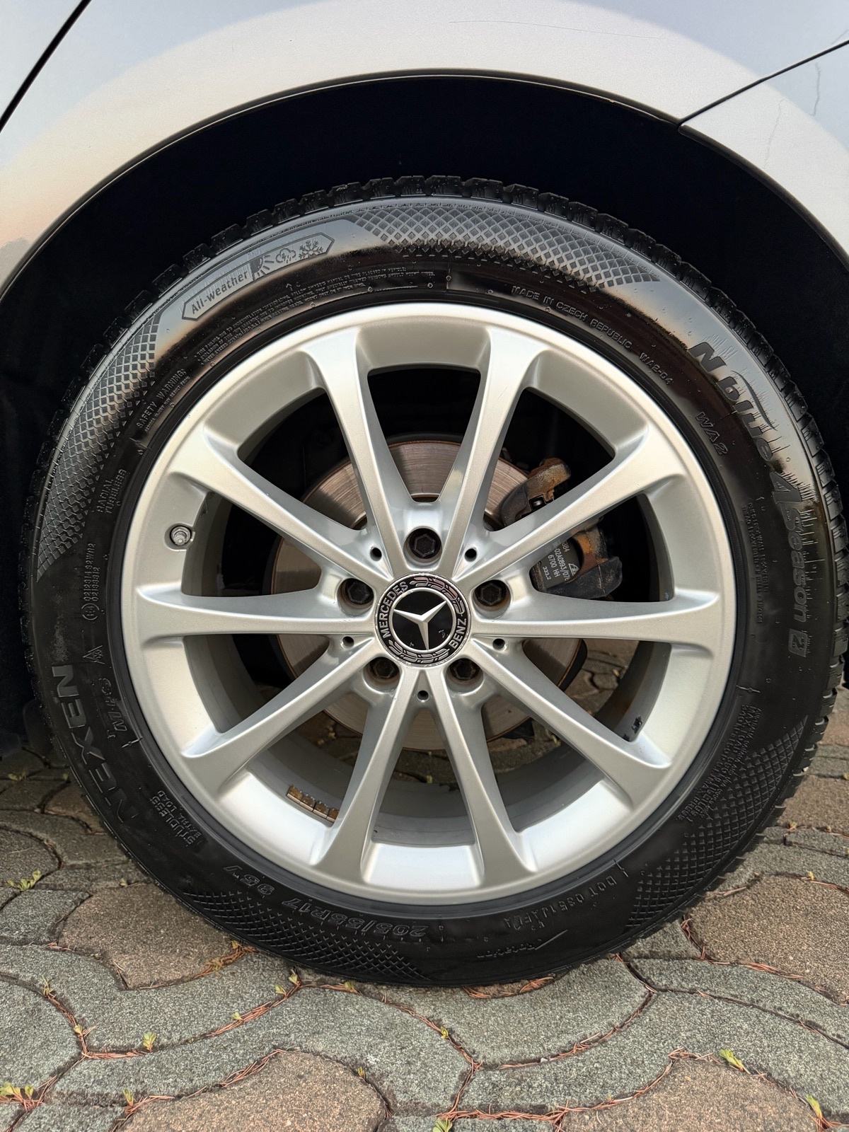 Mercedes-Benz A-klasa 180d,AUTOMATIK,LED,NAV,KAM,MLF,NIJE UVOZ,PRVI VL, fotografija 11