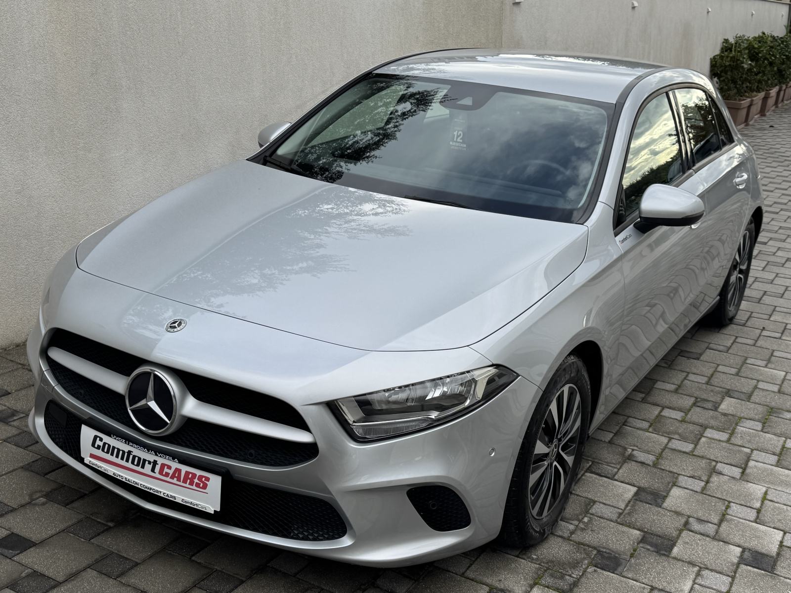 Mercedes-Benz A180d Automatik~Wide-screen~Kamera~Servisna~Jamstvo 12mj, fotografija 4