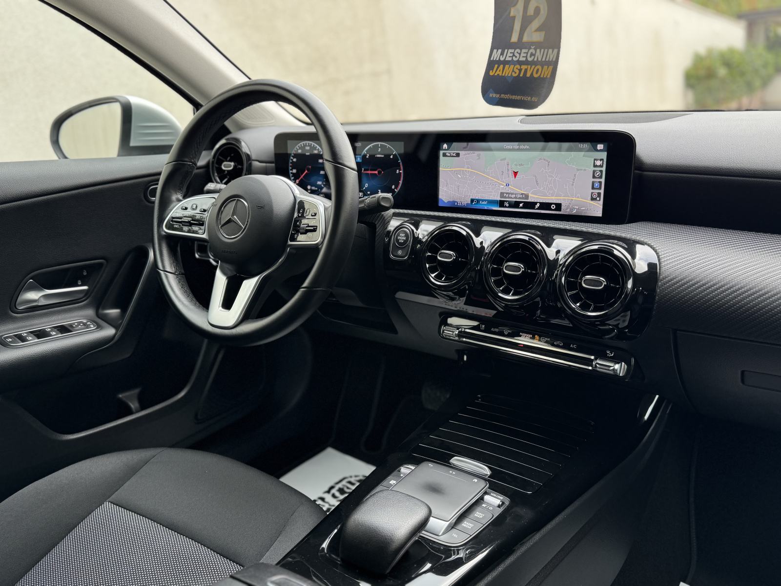 Mercedes-Benz A180d Automatik~Wide-screen~Kamera~Servisna~Jamstvo 12mj, fotografija 15
