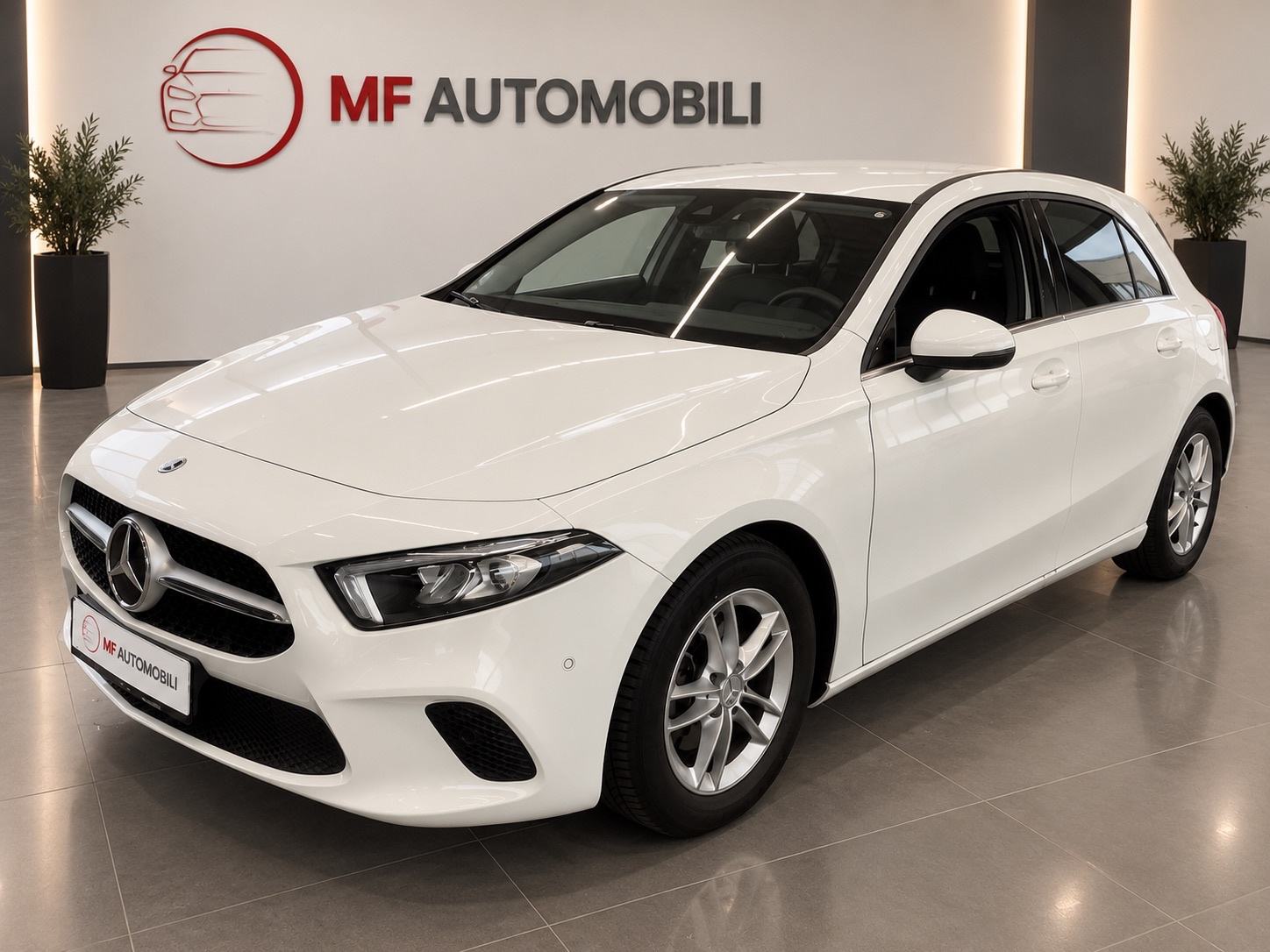 Mercedes-Benz A-klasa 2.0d • LED | LINE ASSIST | LEASING, pogled izvana - slika 1