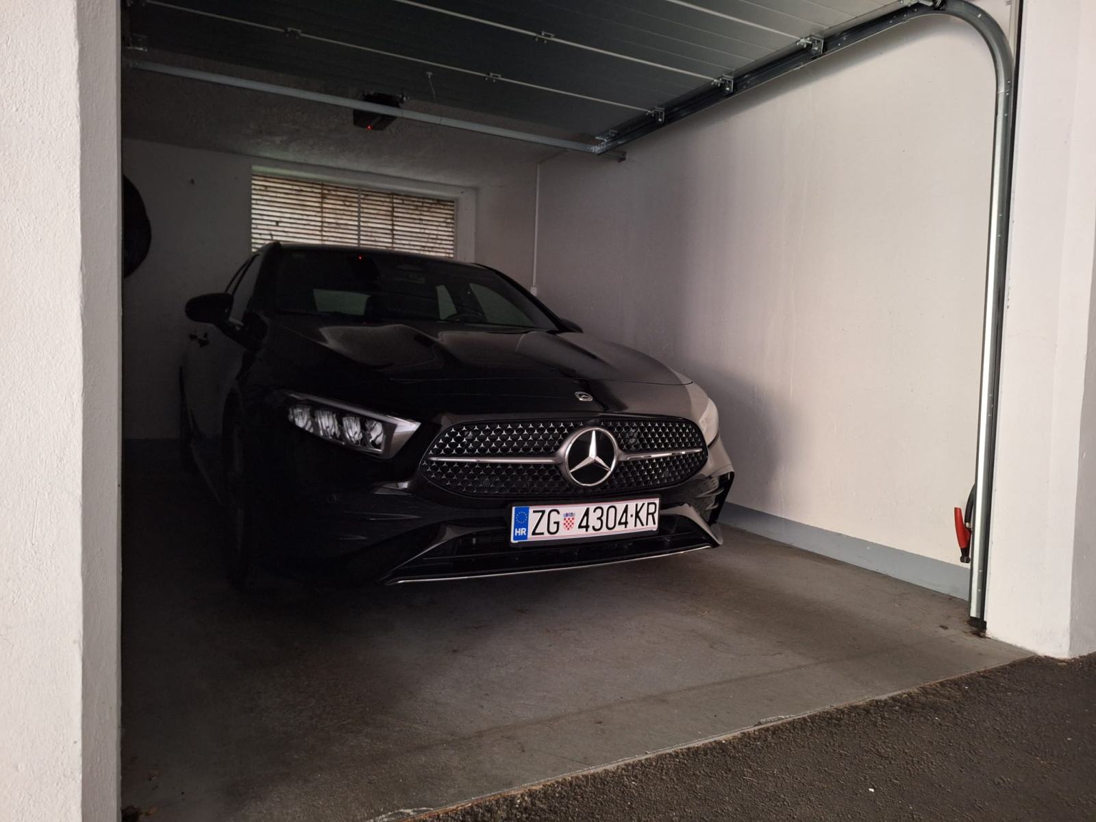 Mercedes-Benz A-klasa 200 AMG,11/2024, Advanced+, Keyless, Kamera, fotografija 2