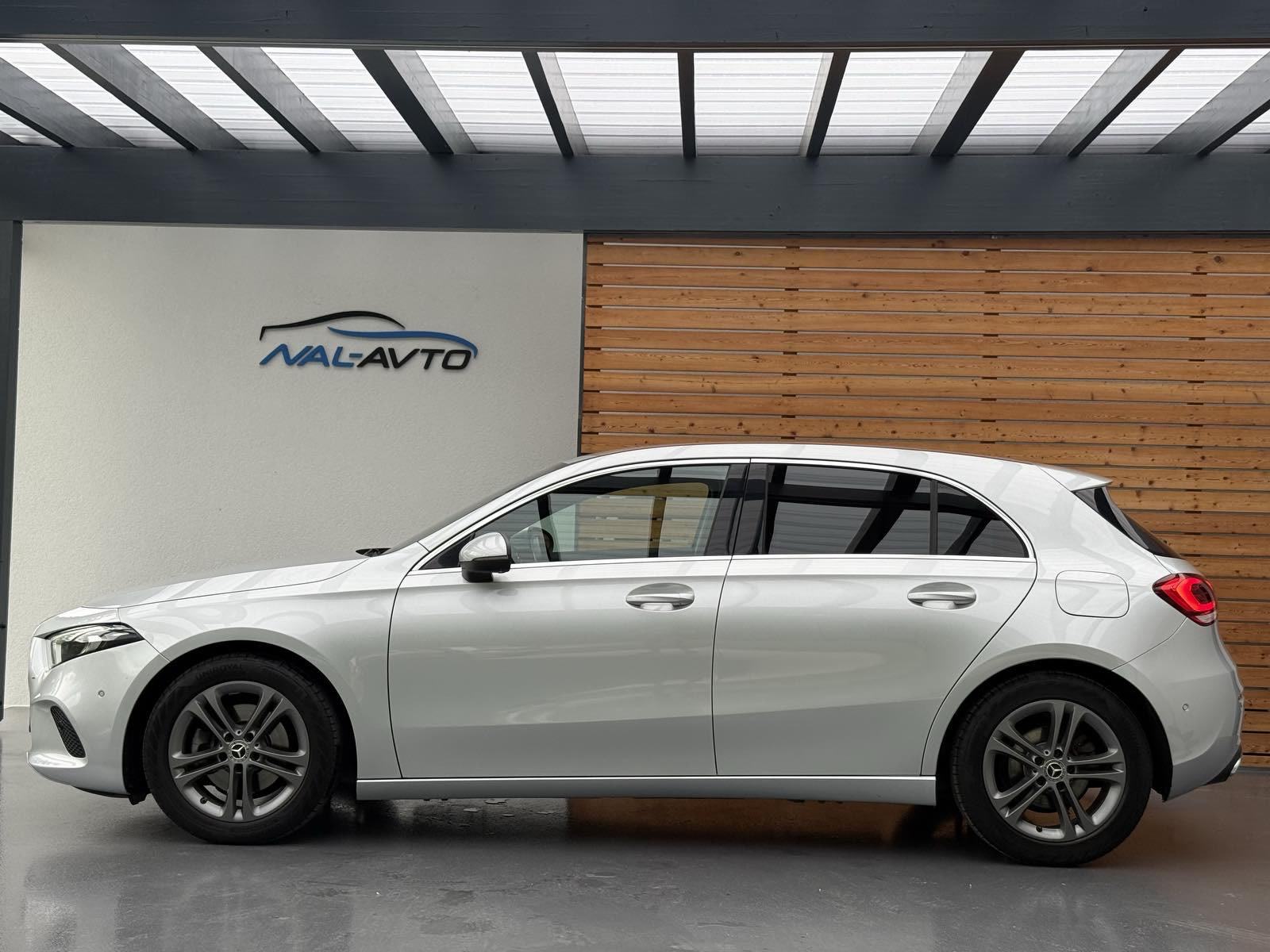 Mercedes-Benz A-klasa 200 AMG Line Aut. SLO.VOZILO-VIRTUAL-KAMERA-LED, fotografija 6