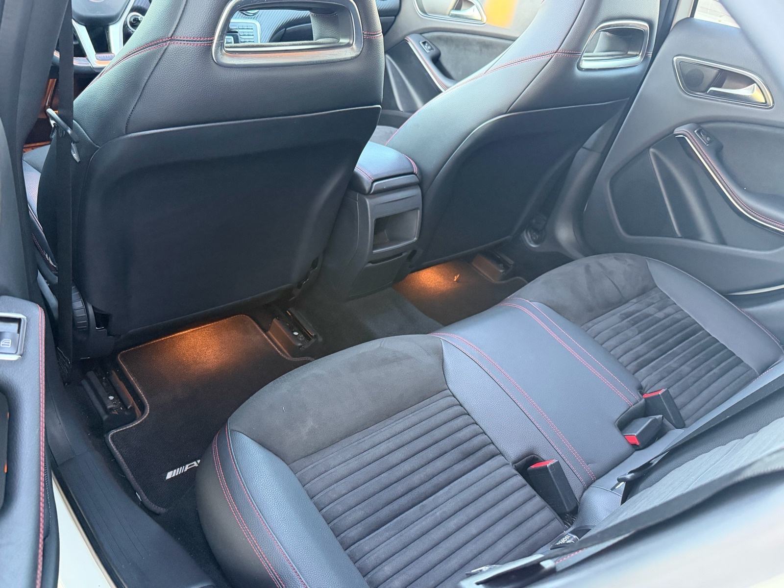MERCEDES A200 AMG - PANO, XENON, AMBIENT, ALCANTARA, NAVI *97tkm*, fotografija 20