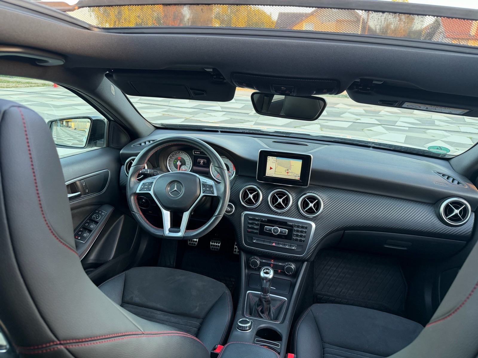 MERCEDES A200 AMG - PANO, XENON, AMBIENT, ALCANTARA, NAVI *97tkm*, fotografija 12