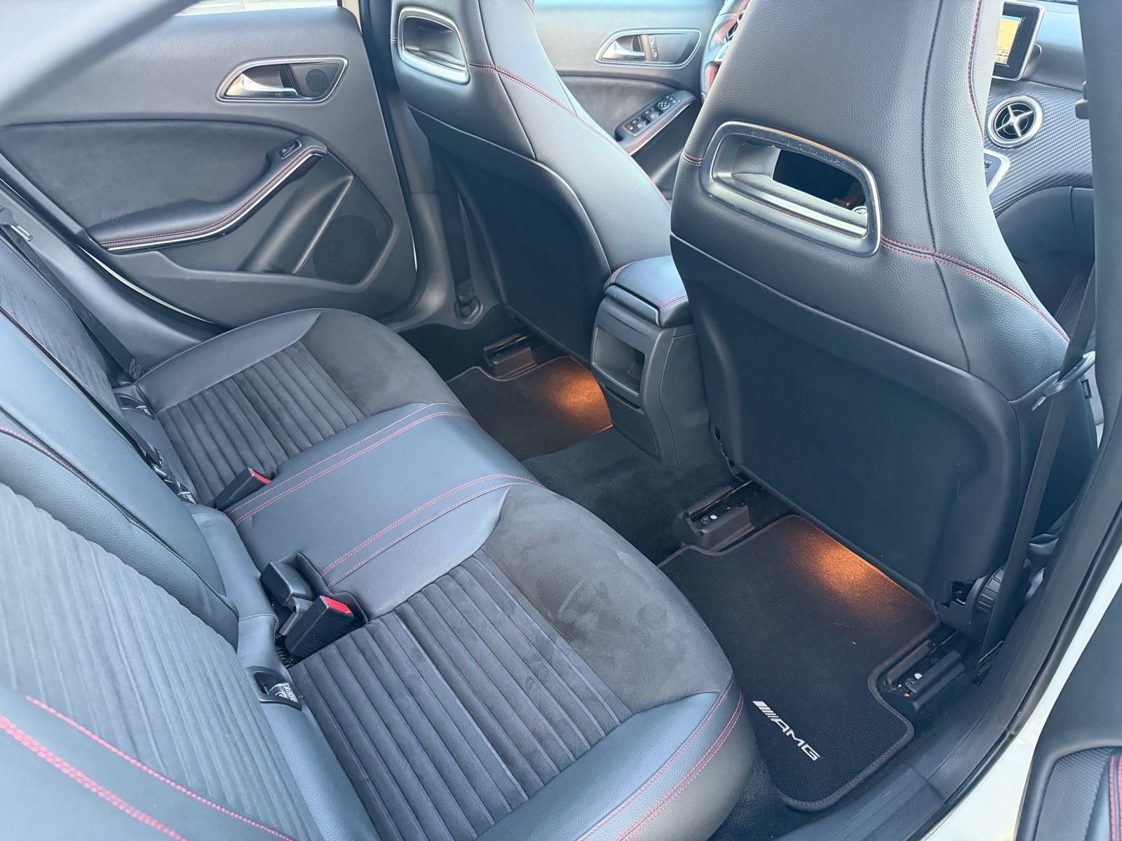 MERCEDES A200 AMG - PANO, XENON, AMBIENT, ALCANTARA, NAVI *97tkm*, fotografija 19