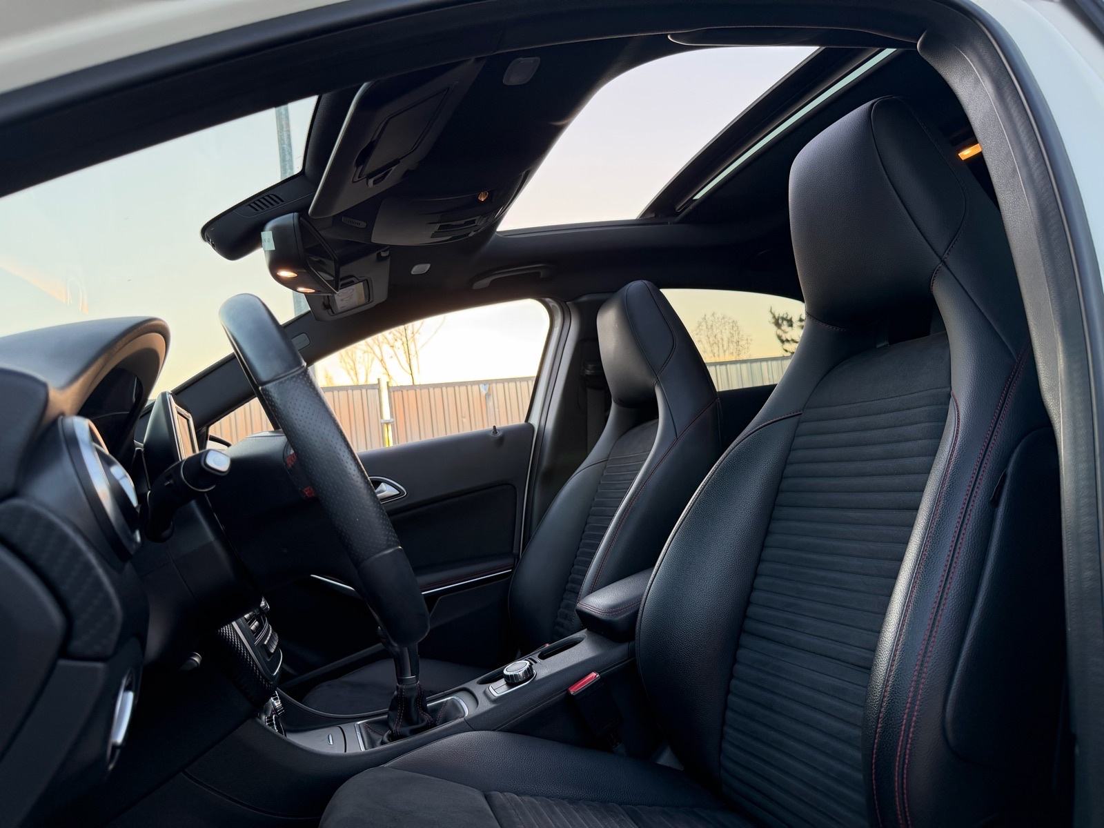 MERCEDES A200 AMG - PANO, XENON, AMBIENT, ALCANTARA, NAVI *97tkm*, fotografija 15