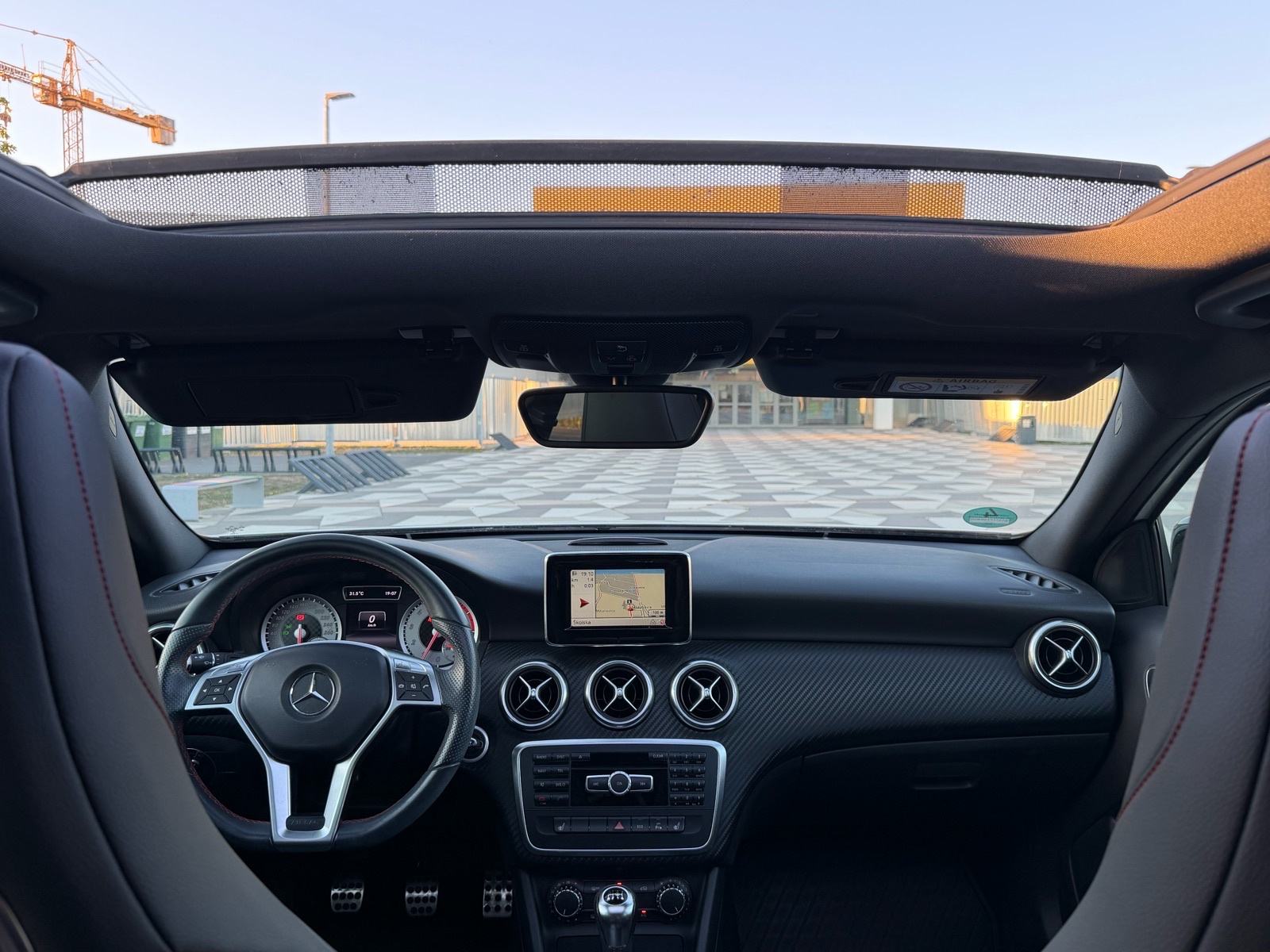 MERCEDES A200 AMG - PANO, XENON, AMBIENT, ALCANTARA, NAVI *97tkm*, fotografija 13