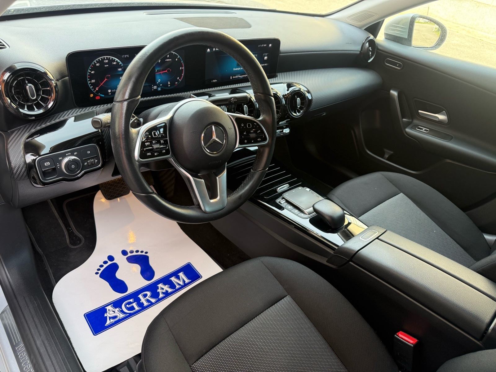 Mercedes-Benz A-klasa 200 Cdi*AUTOMATIK*NAVIGACIJA*R.KAMERA*PDC*ALU*, fotografija 20