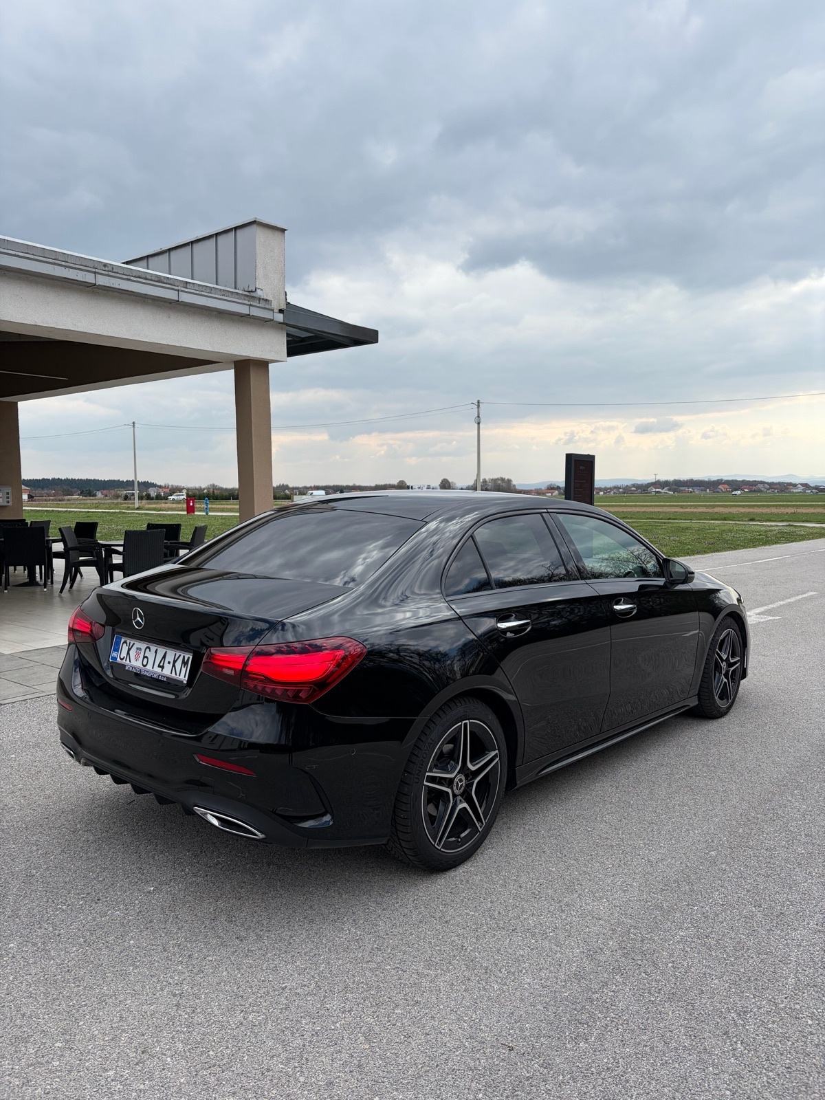 MERCEDES-BENZ A200d AMG/LED/KAMERA/SERVISNA/GARANCIJA,NOVI MODEL, fotografija 5