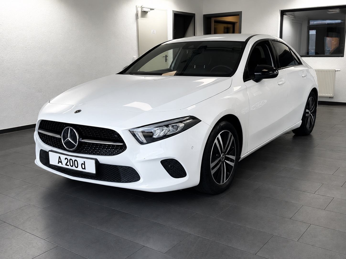 Mercedes-Benz A-klasa 200 d, fotografija 3