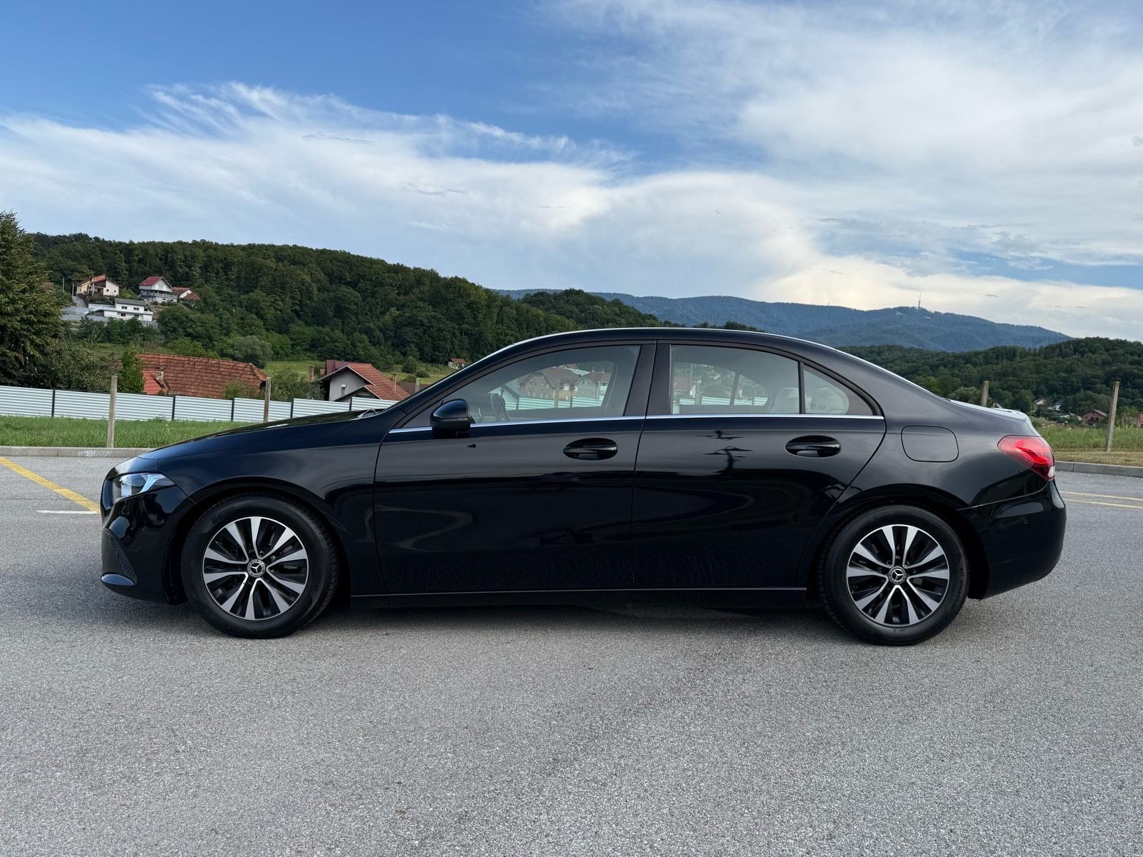 Mercedes-Benz A-klasa 200/Sport/Kamera 360/PDV/TOP STANJE!, fotografija 2