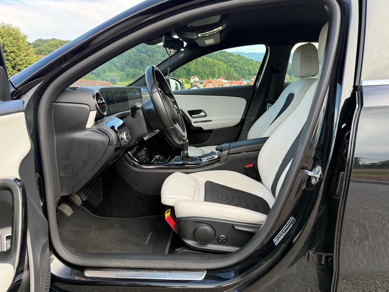 Mercedes-Benz A-klasa 200/Sport/Kamera 360/PDV/TOP STANJE!, fotografija 6