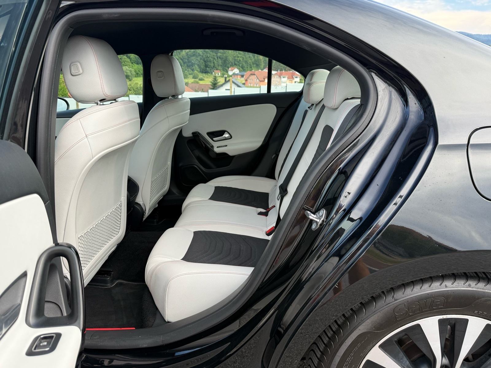 Mercedes-Benz A-klasa 200/Sport/Kamera 360/PDV/TOP STANJE!, fotografija 10