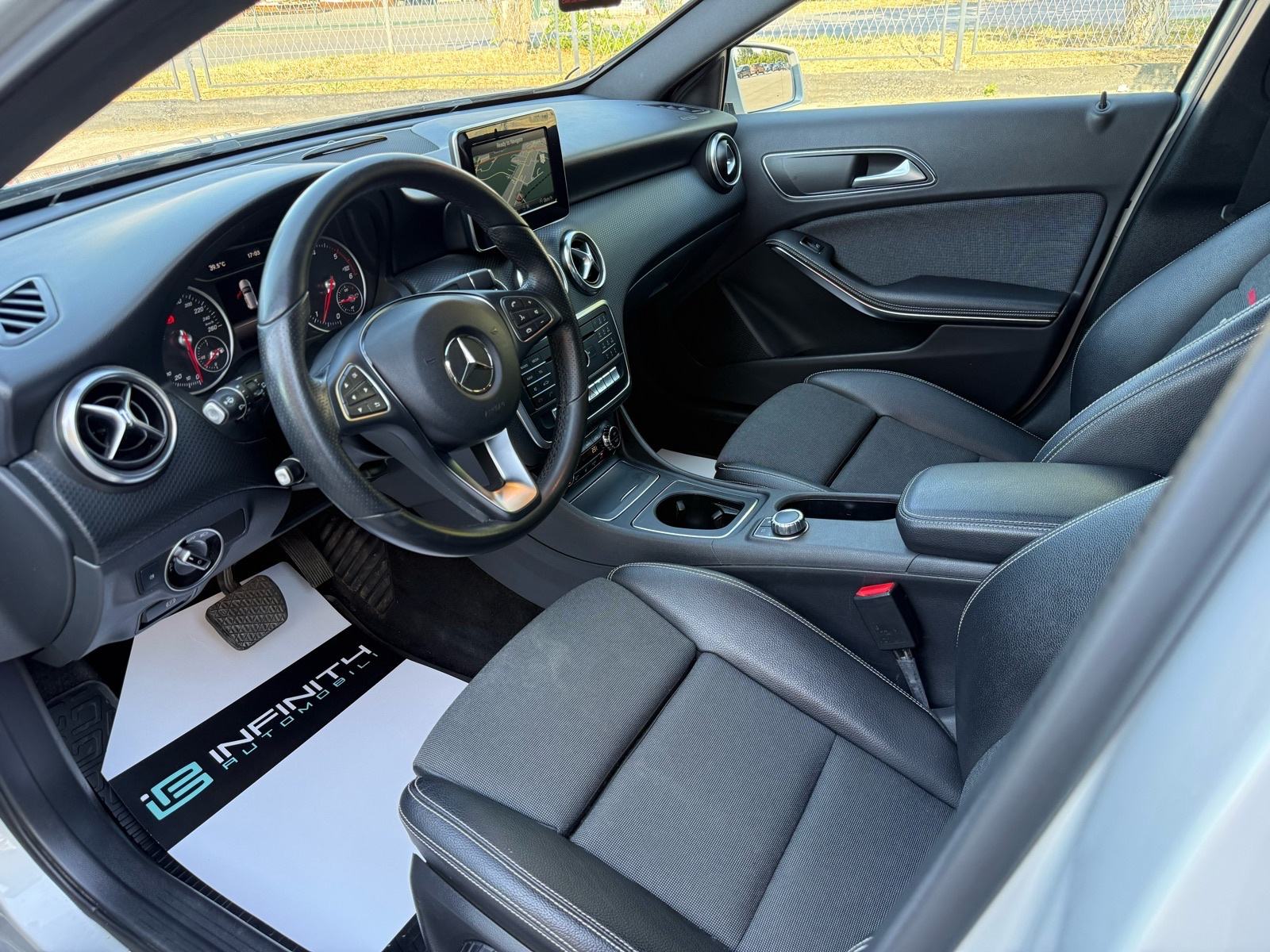 Mercedes-Benz A-klasa 200d AMG LEASING RATA 345€, AUTOMAT, REG: 08/27, fotografija 13