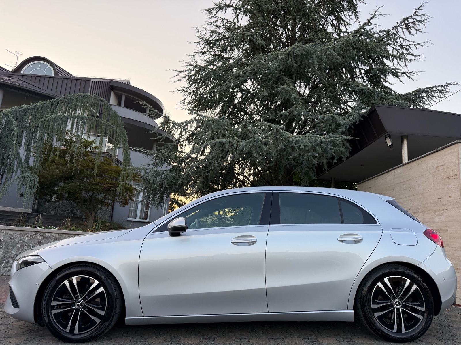 Mercedes-Benz A-klasa 200d,FACELIFT,PROGRESSIVE,LED,NAV,KAM,SERVISNA, fotografija 4
