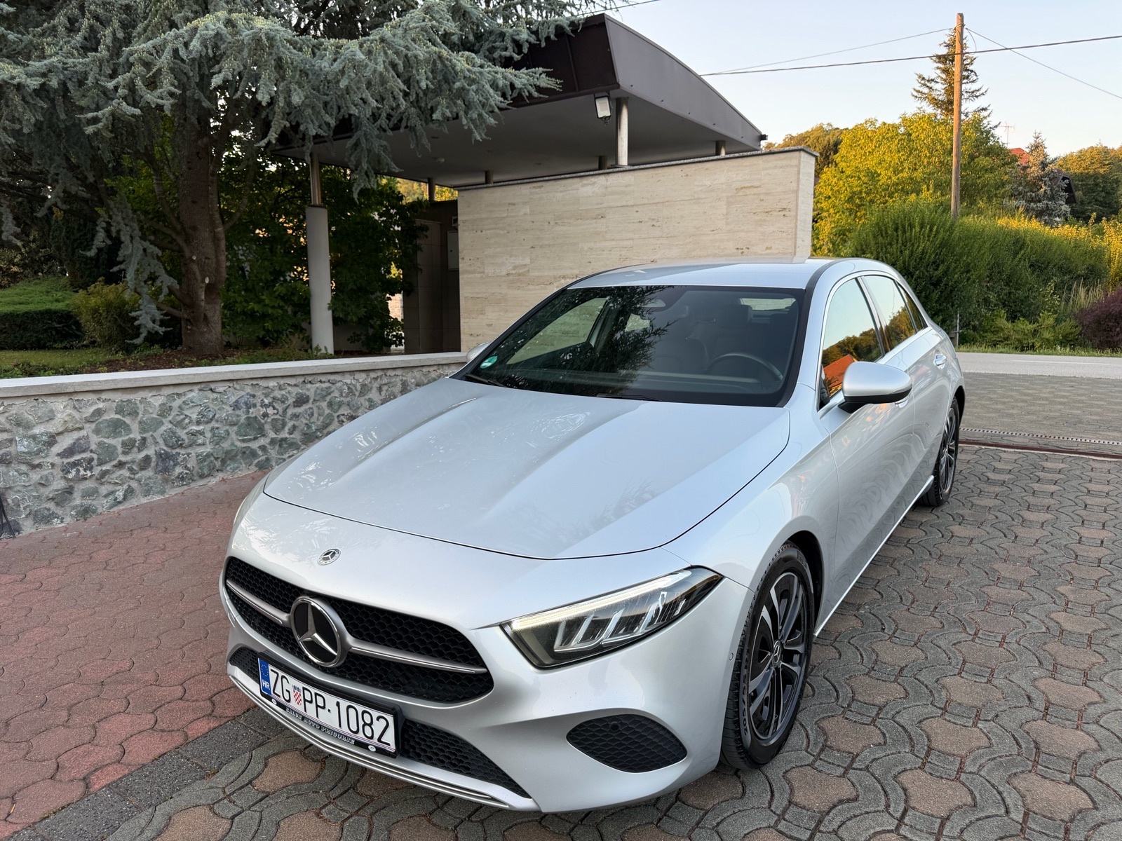 Mercedes-Benz A-klasa 200d,FACELIFT,PROGRESSIVE,LED,NAV,KAM,SERVISNA, fotografija 3