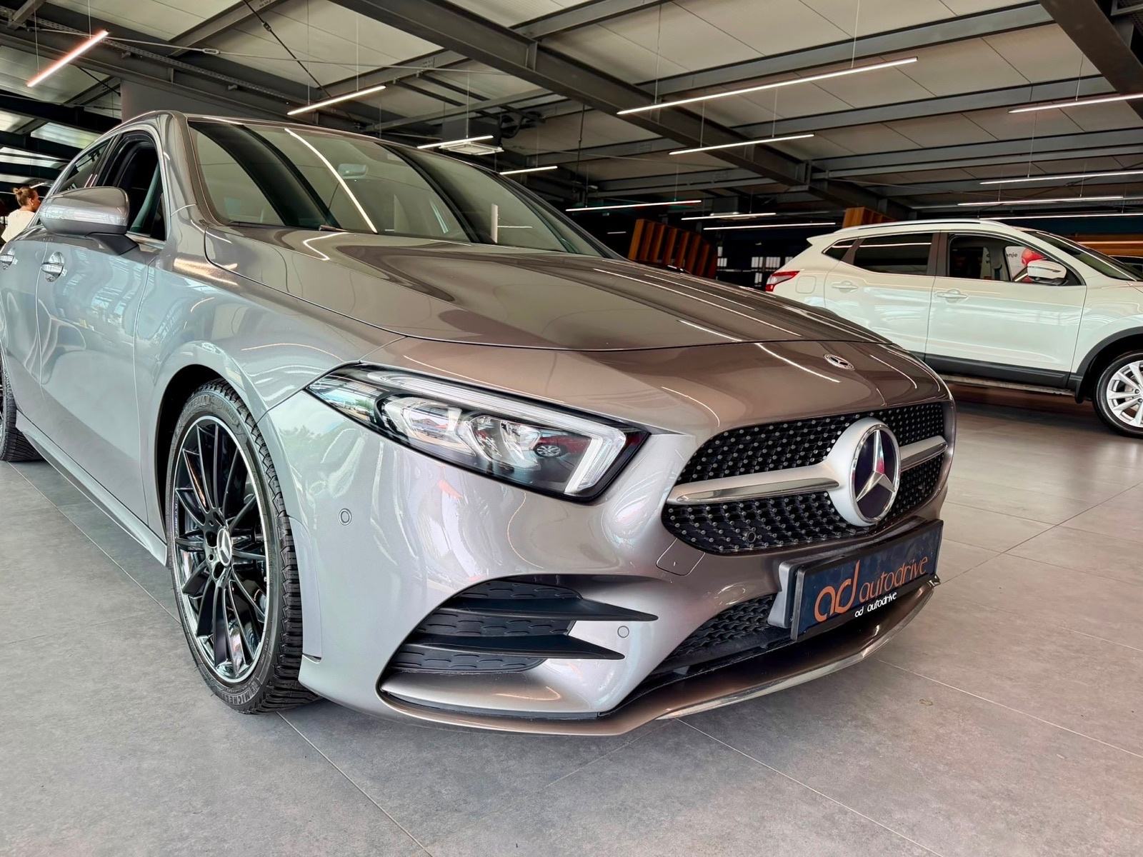 Mercedes-Benz A-klasa 220 d AMG NAVI • VIRTUAL • ALU19" • LEASING, fotografija 10