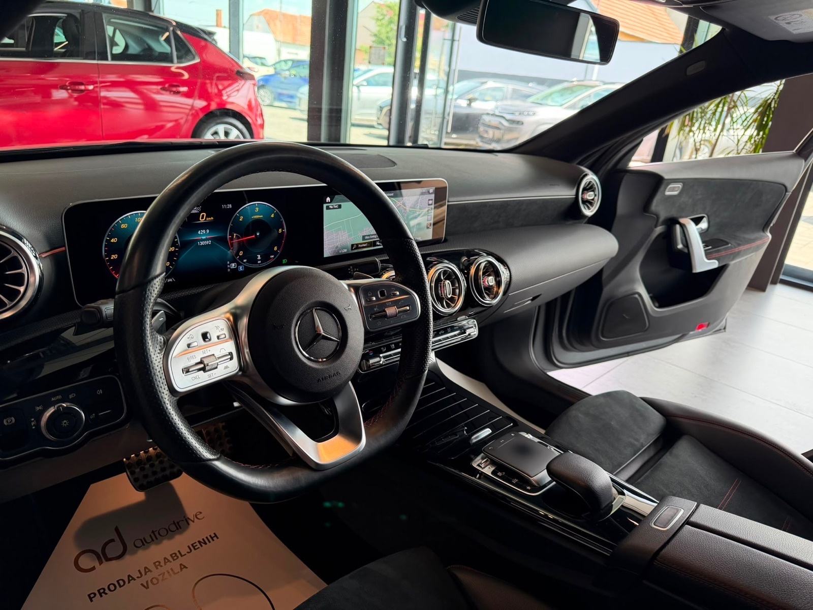 Mercedes-Benz A-klasa 220 d AMG NAVI • VIRTUAL • ALU19" • LEASING, fotografija 14
