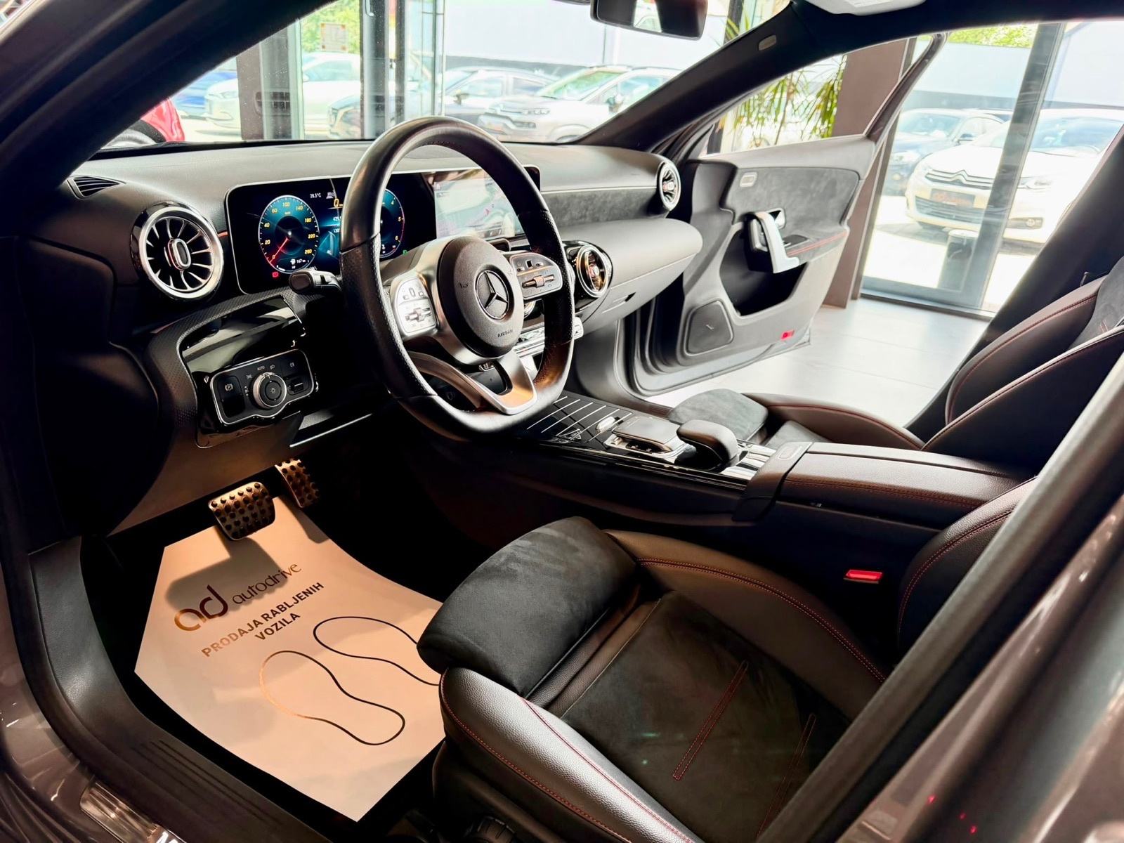 Mercedes-Benz A-klasa 220 d AMG NAVI • VIRTUAL • ALU19" • LEASING, fotografija 13