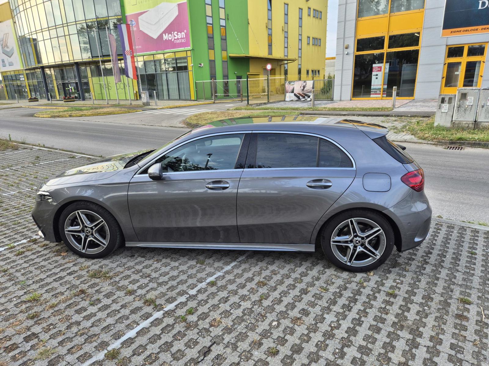 Mercedes a klasa 220d , amg, 140kw 2023g redizajn, fotografija 5