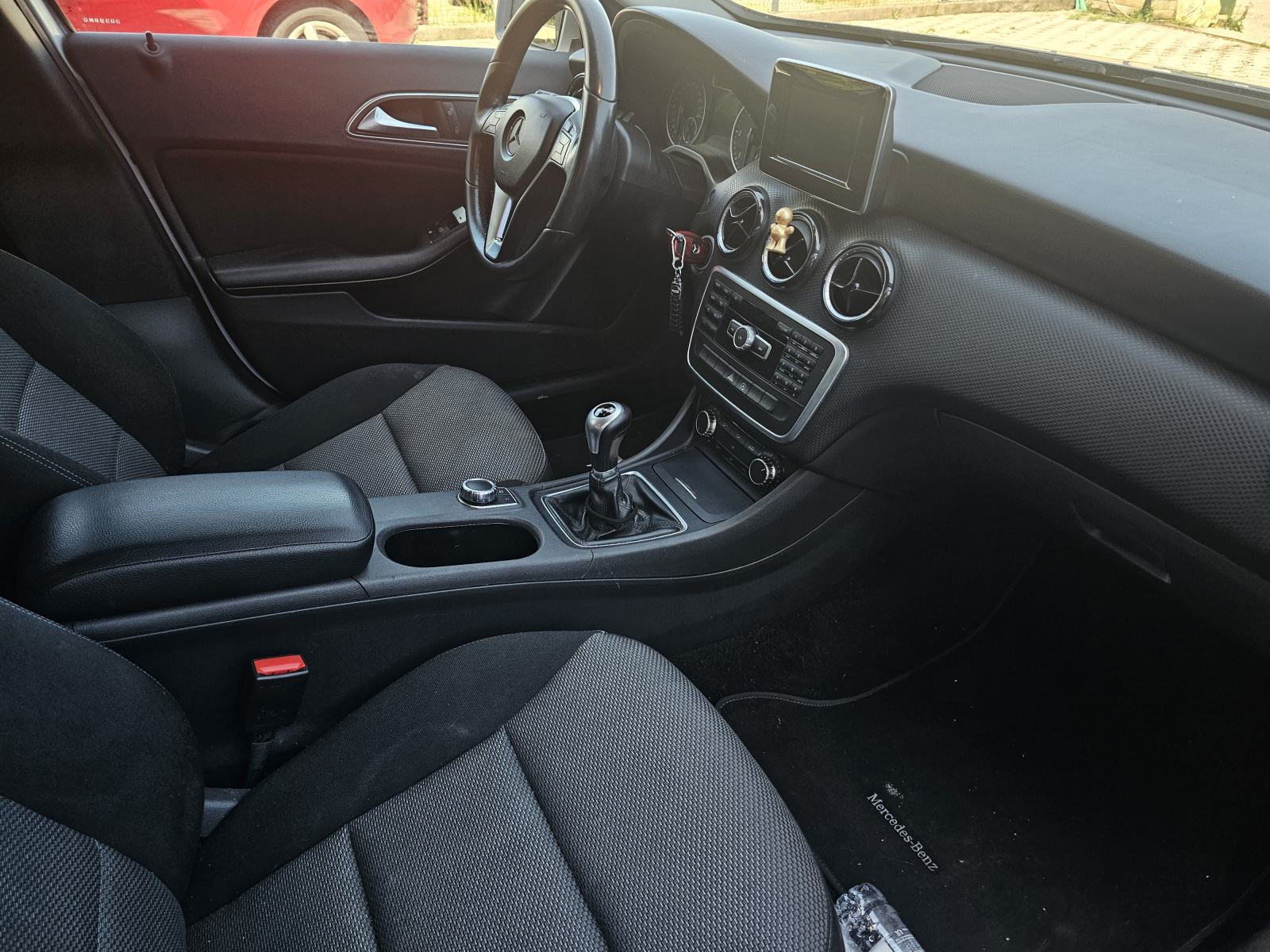 Mercedes A-klasa A160, Registriran 06/2027, fotografija 2