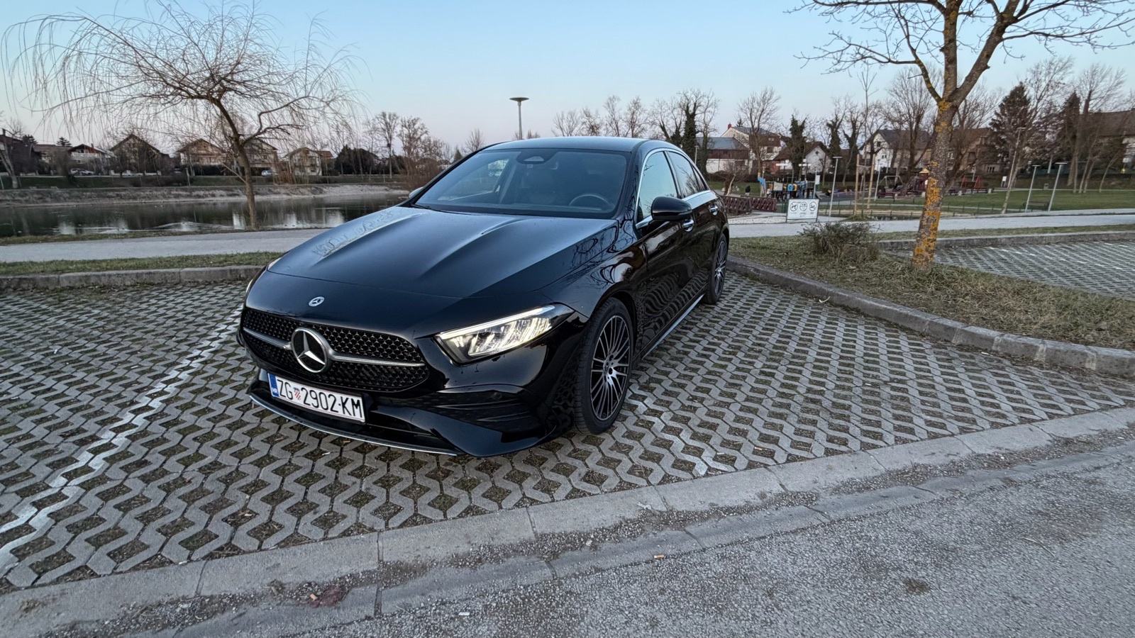 Mercedes-Benz A-klasa Limuzina AMG, FACELIFT,KAMERA, ALCANTARA,KEYLESS, pogled izvana - slika 1