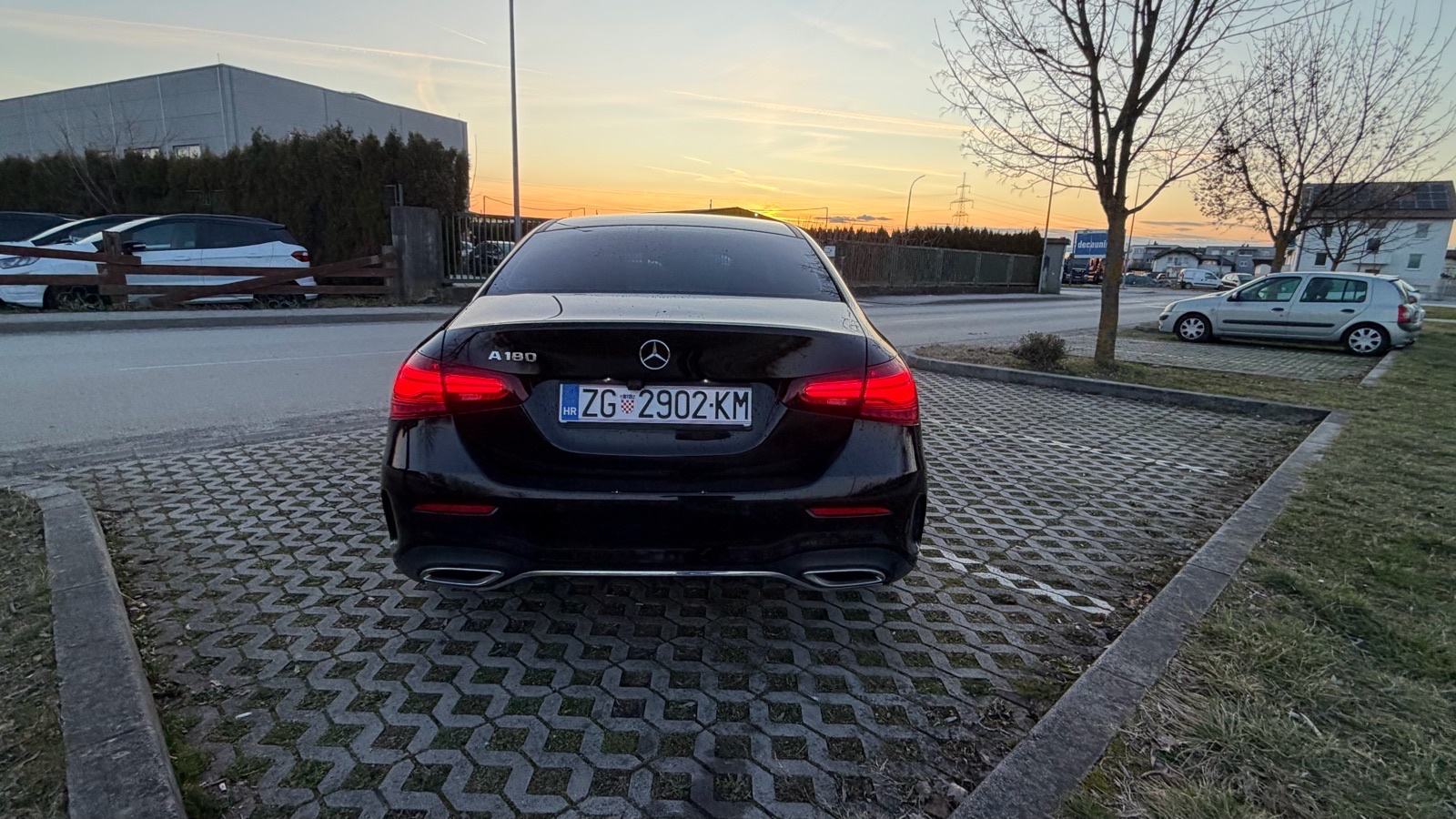 Mercedes-Benz A-klasa Limuzina AMG, FACELIFT,KAMERA, ALCANTARA,KEYLESS, fotografija 6