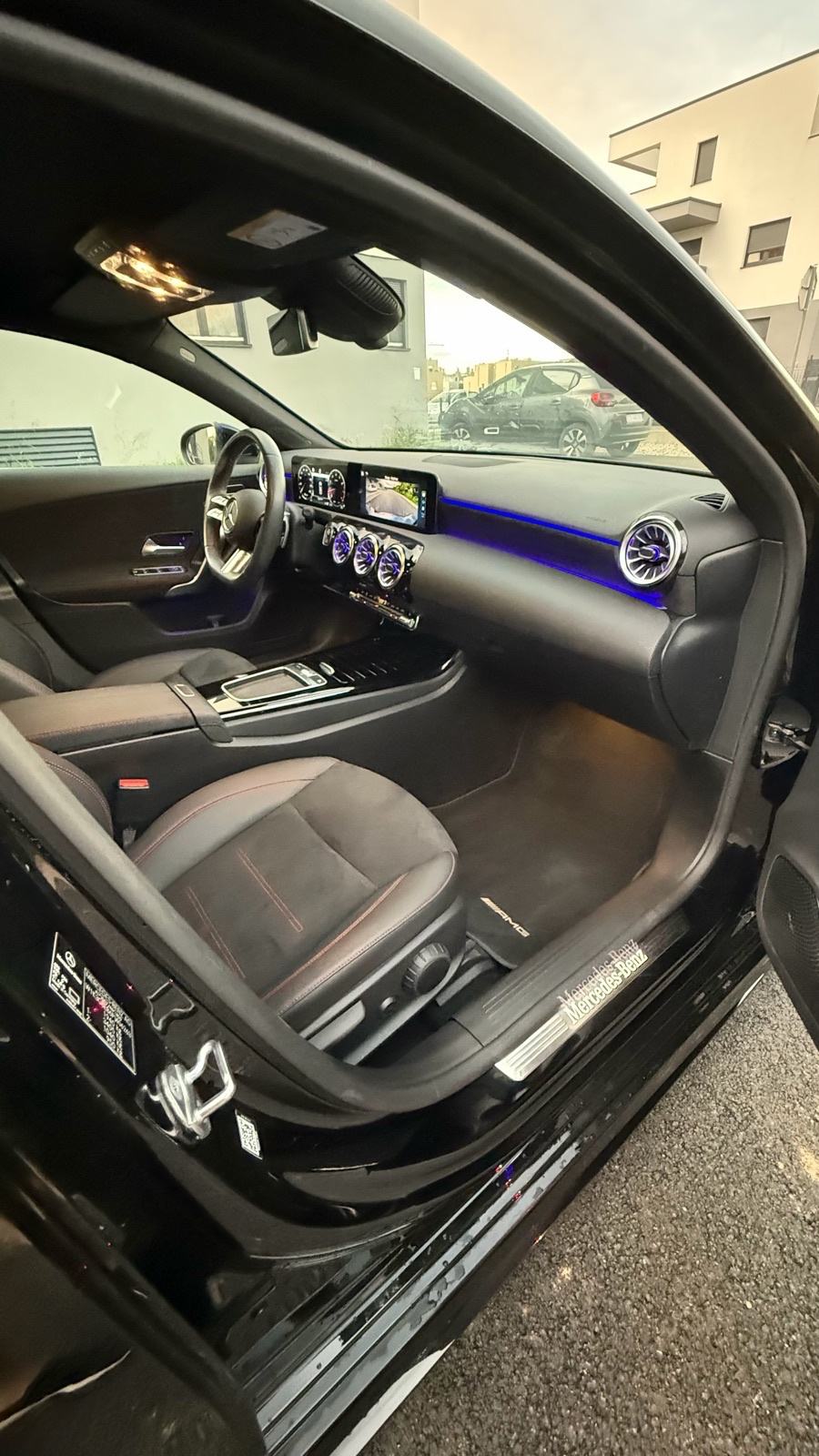 Mercedes-Benz A-klasa Limuzina AMG, FACELIFT,KAMERA, ALCANTARA,KEYLESS, fotografija 8