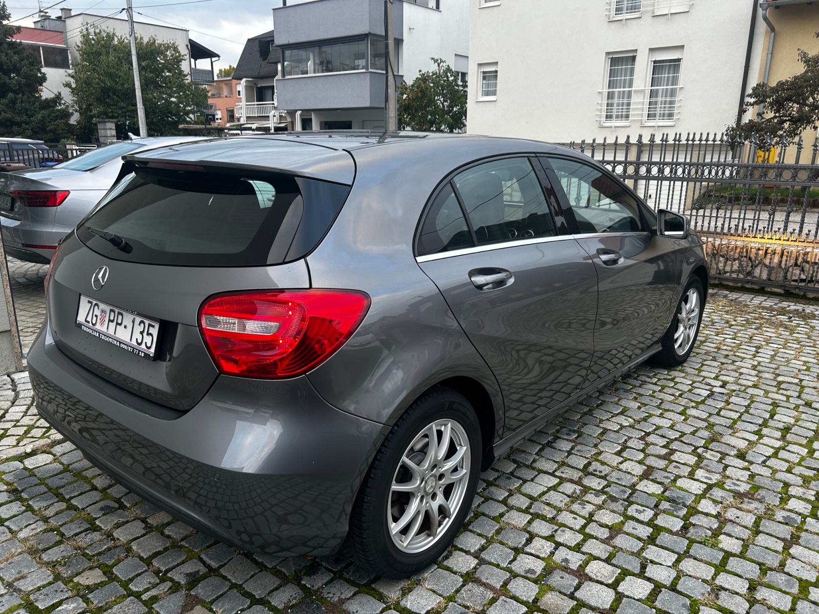 Mercedes-Benz A-klasa A-180CDI Automatik izvrsno stanje, fotografija 4