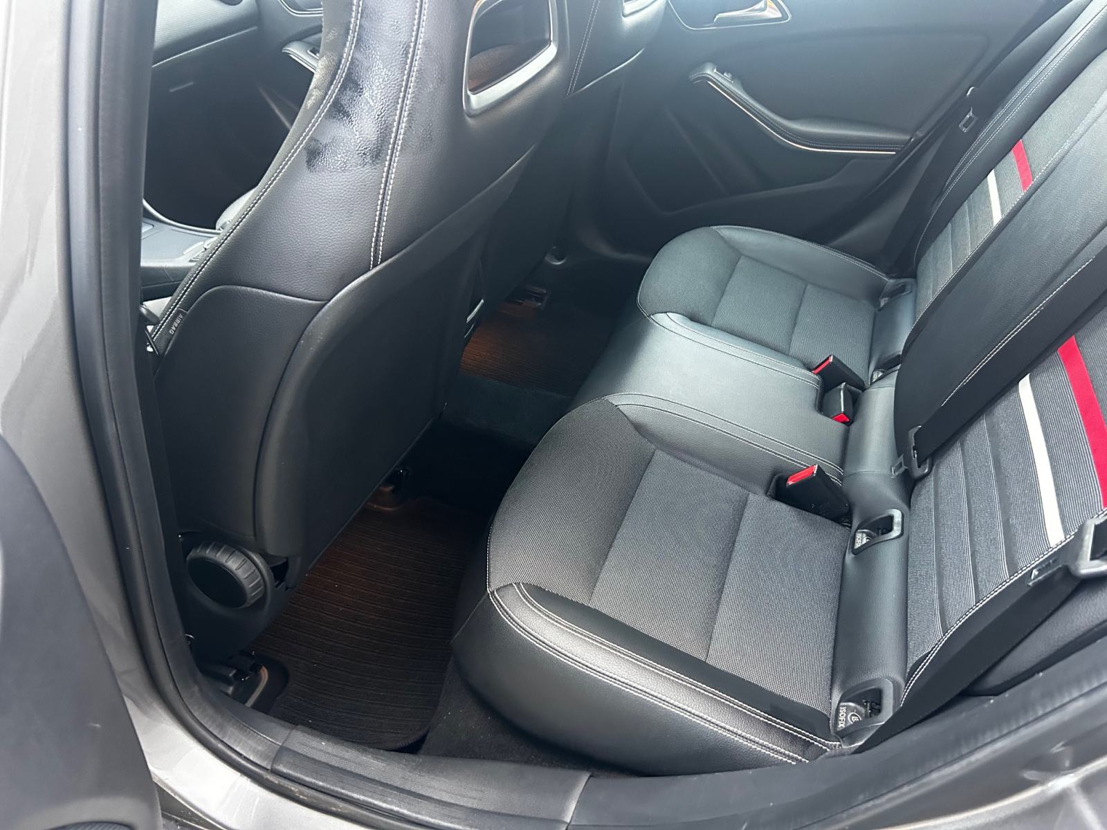 Mercedes-Benz A-klasa A-180CDI Automatik izvrsno stanje, fotografija 12