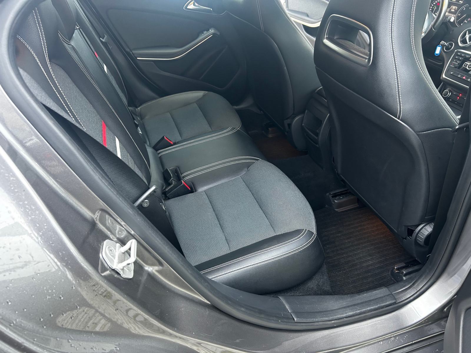 Mercedes-Benz A-klasa A-180CDI Automatik izvrsno stanje, fotografija 13
