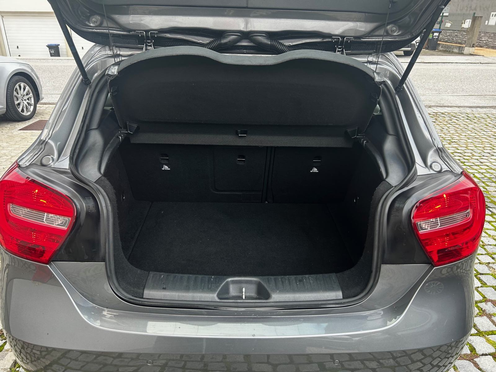 Mercedes-Benz A-klasa A-180CDI Automatik izvrsno stanje, fotografija 14