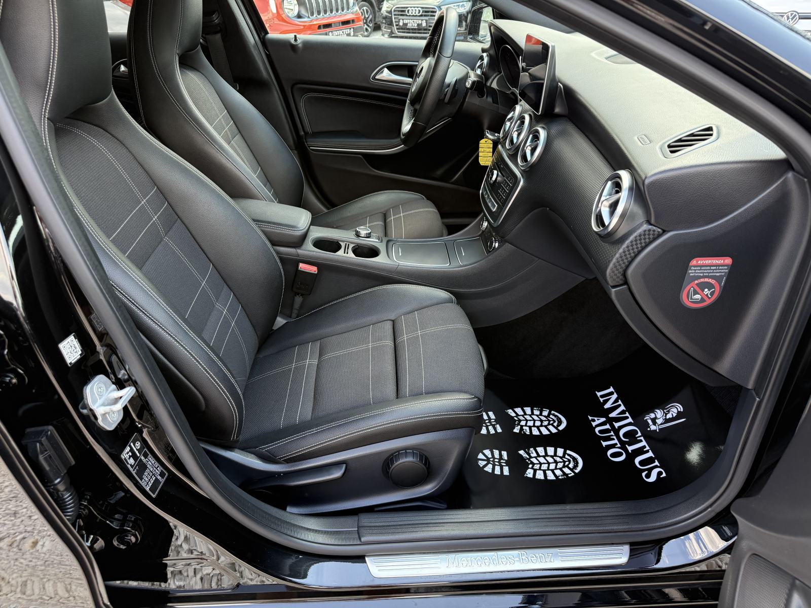 MERCEDES - BENZ A200 2016. Godina Sport *Style* - 137 000 KM - Automat, fotografija 12