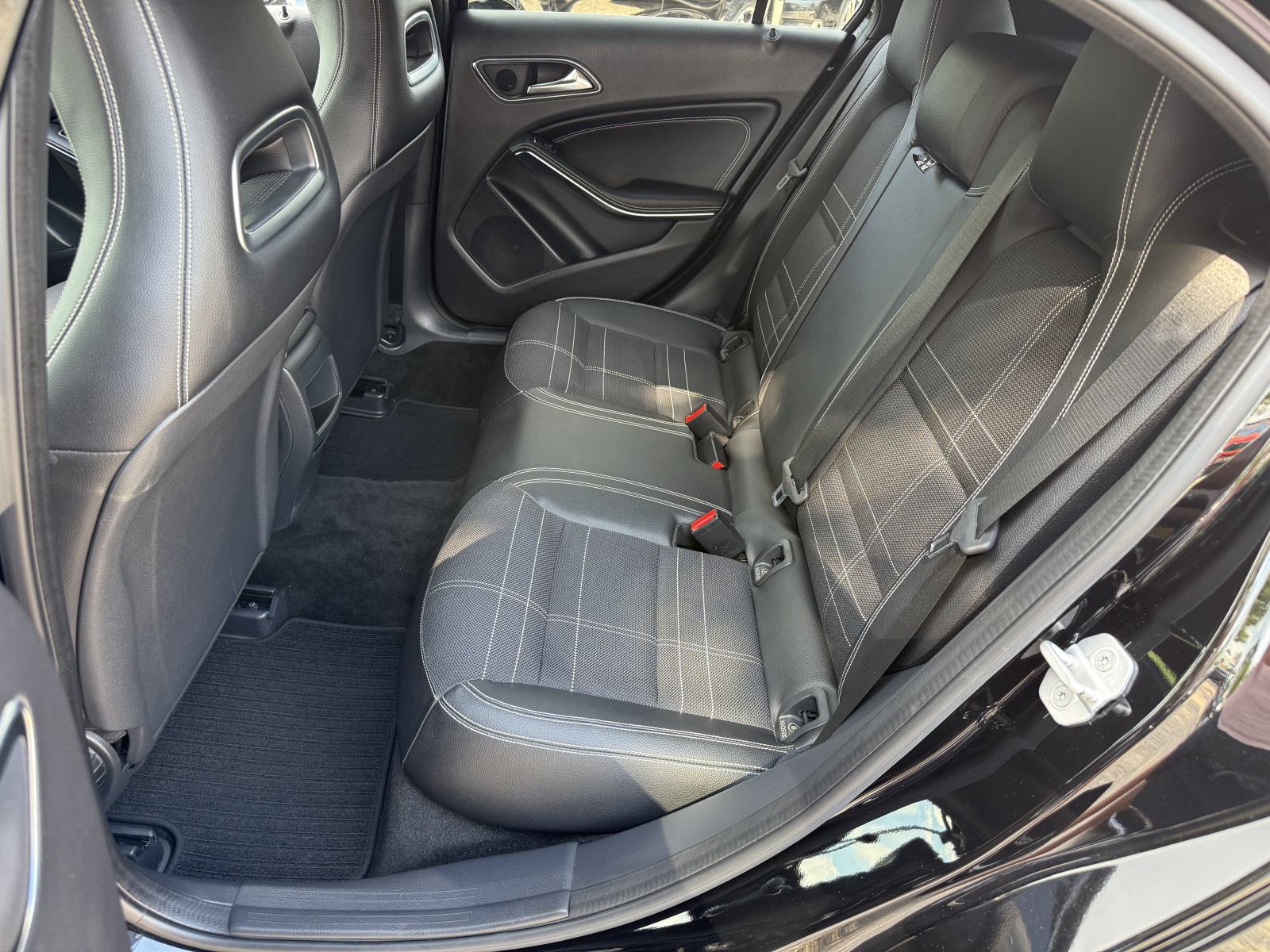 MERCEDES - BENZ A200 2016. Godina Sport *Style* - 137 000 KM - Automat, fotografija 17