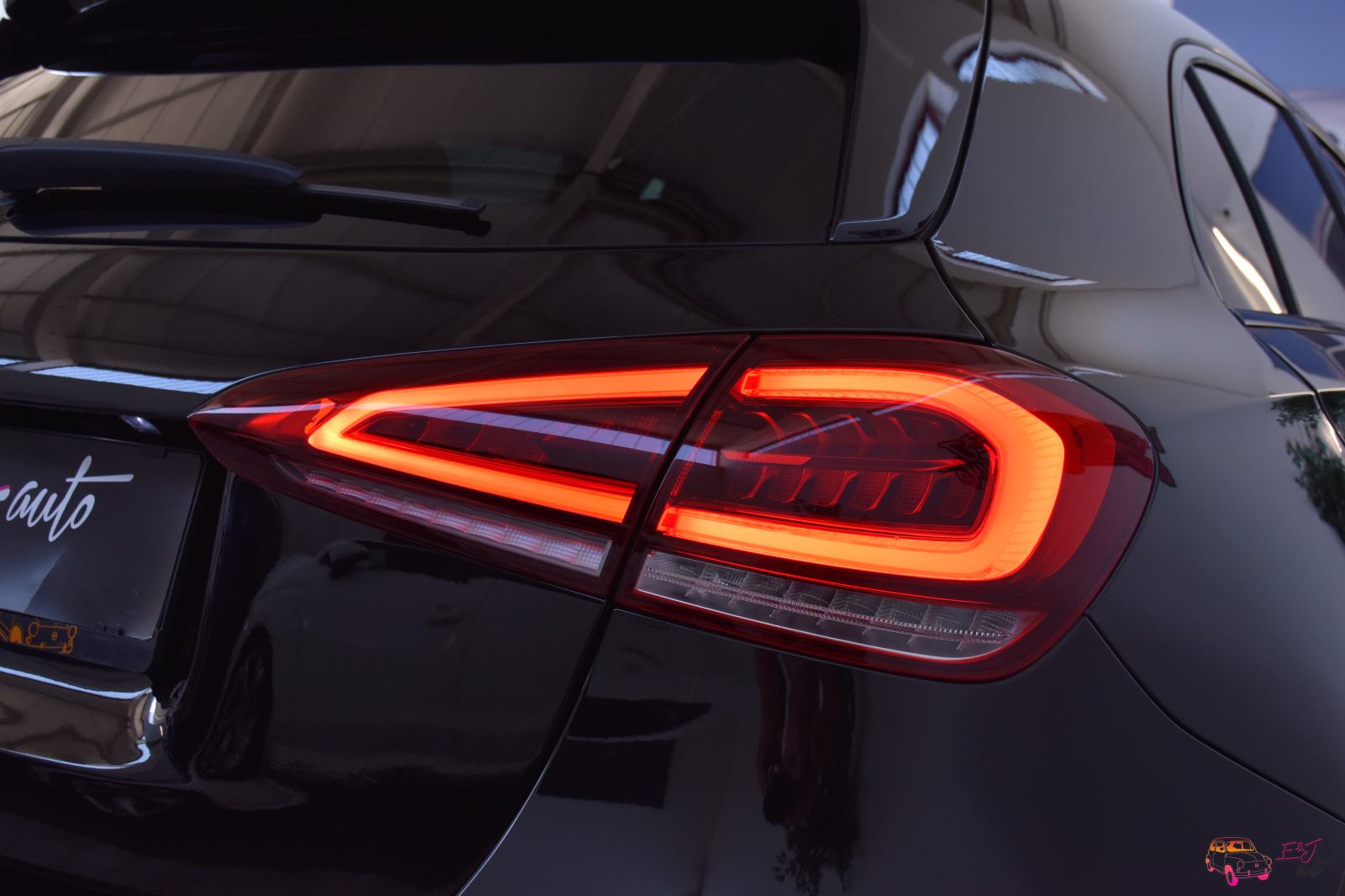 Mercedes-Benz A-klasa A 200 d AMG-LINE KAMERA AMBIENT ASSIST KEYLESS, fotografija 18