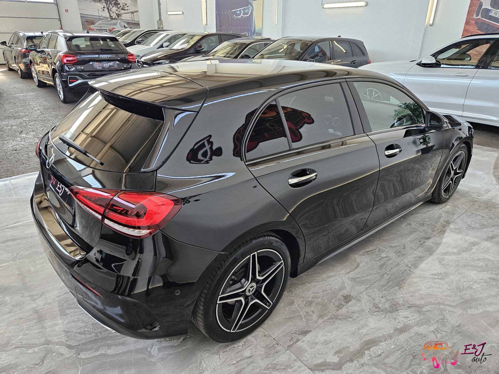 Mercedes-Benz A-klasa A 200 d AMG-LINE KAMERA AMBIENT ASSIST KEYLESS, fotografija 6