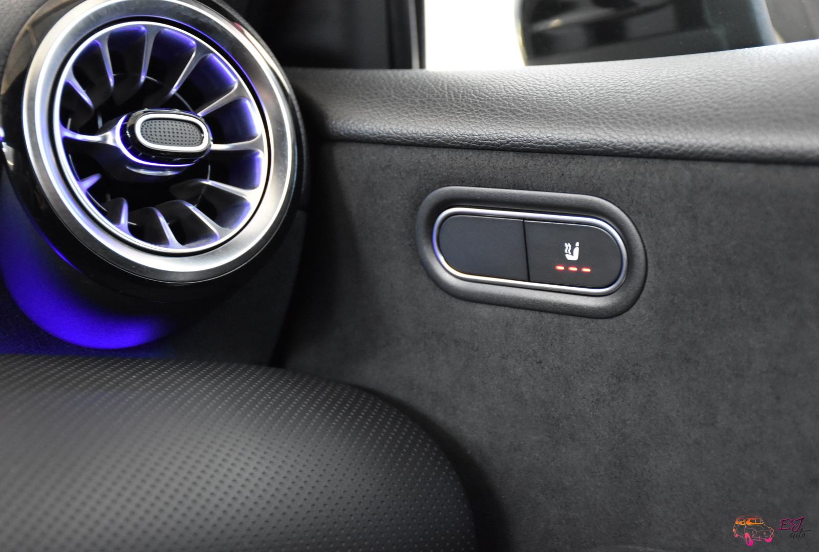 Mercedes-Benz A-klasa A 200 d AMG-LINE KAMERA AMBIENT ASSIST KEYLESS, fotografija 16