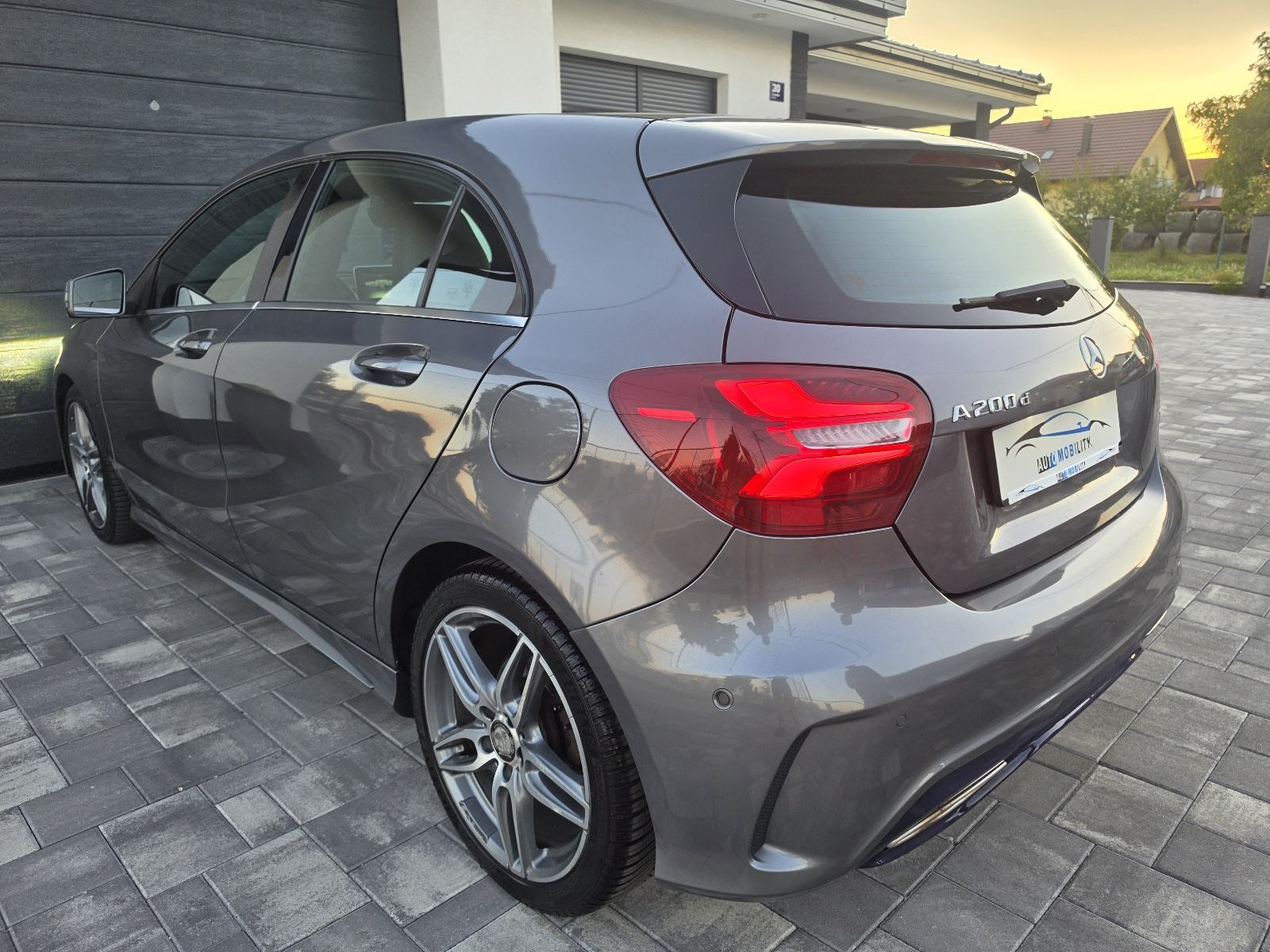 Mercedes-Benz A-klasa A 200d AMG AUTOMATIK FULL LED **GARANCIJA**, fotografija 6